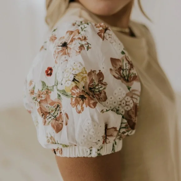 Floral‎ Sleeve Beige Top - Picture 3 of 6